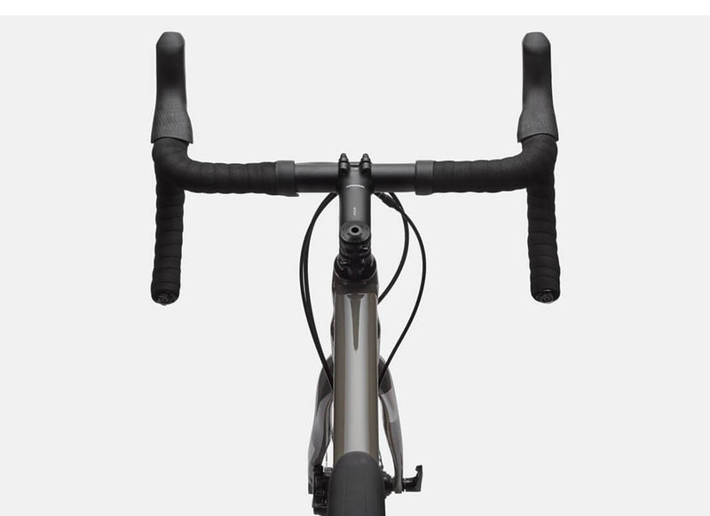 Load image into Gallery viewer, Cannondale Synapse 1 Road Bike Handle Bar Detail
