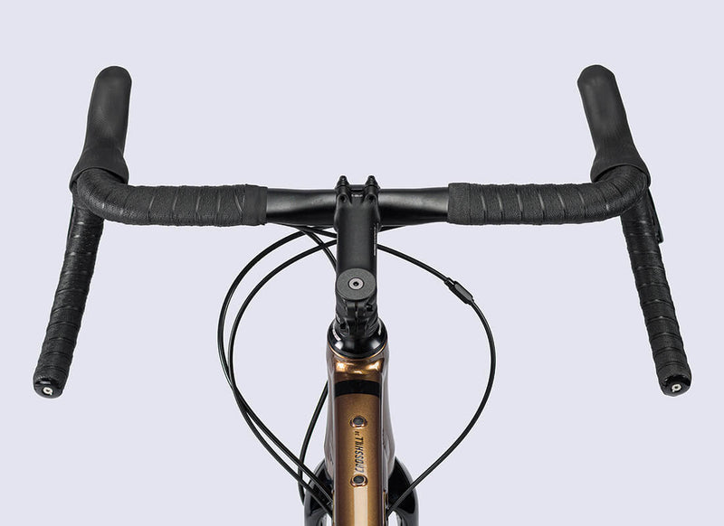 Load image into Gallery viewer, Lapierre Crosshill 3.0 Gravel Bike Handlebar Details
