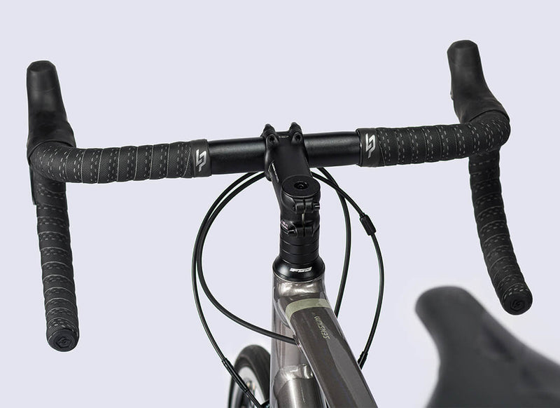 Load image into Gallery viewer, Lapierre Sensium 1.0 Gents Road Bike Handlebar Details
